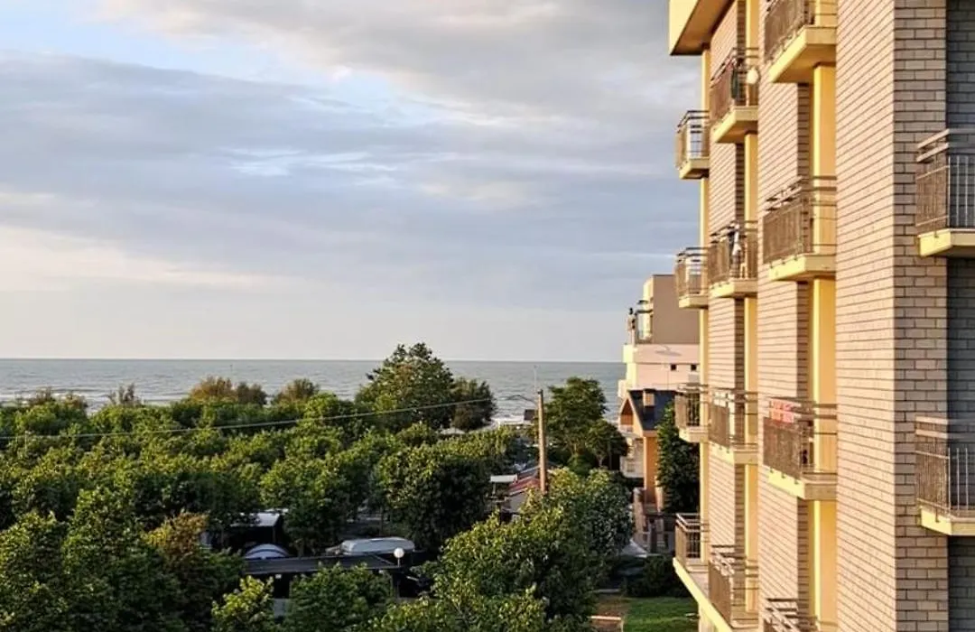 Hotel Poker-1