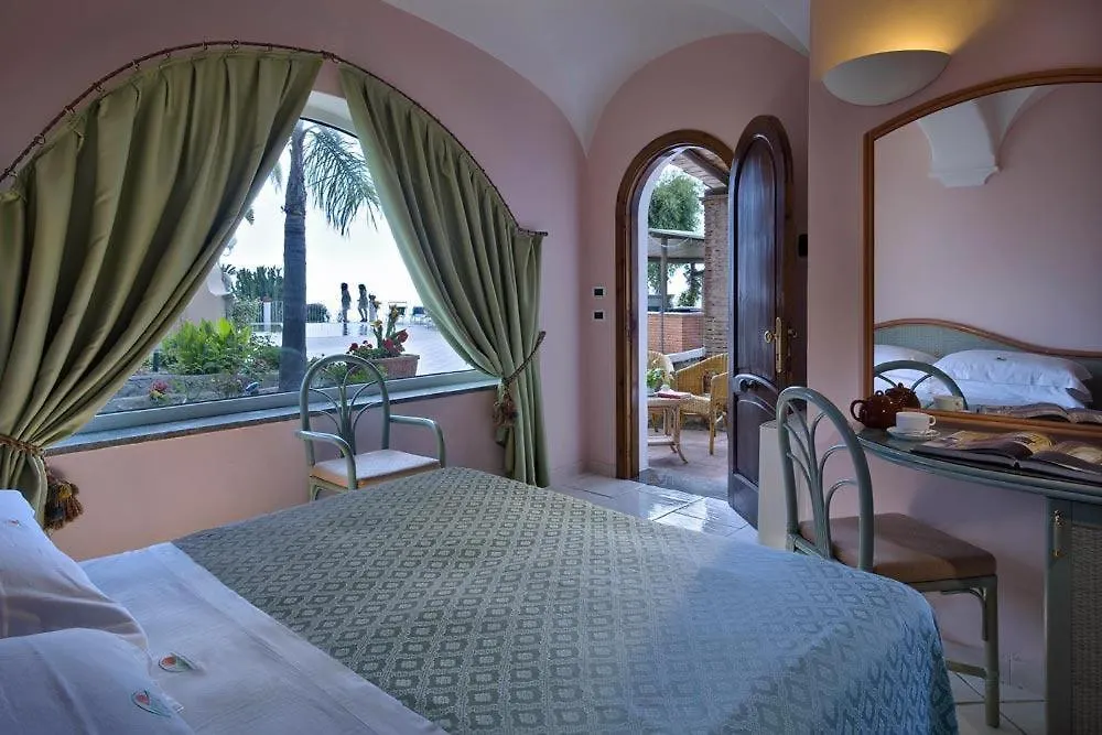 Hotel Carlo Magno-1