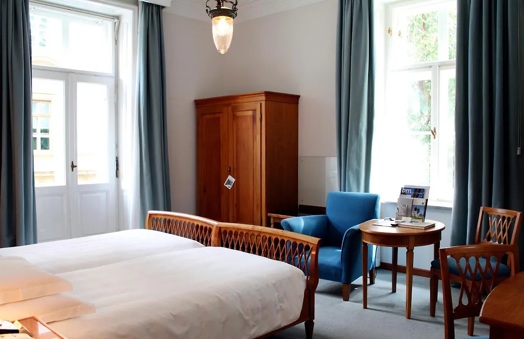 Parkhotel Laurin-1