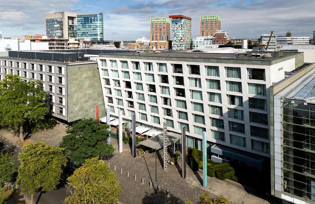 Radisson Blu Media Harbour Hotel, Duesseldorf-1