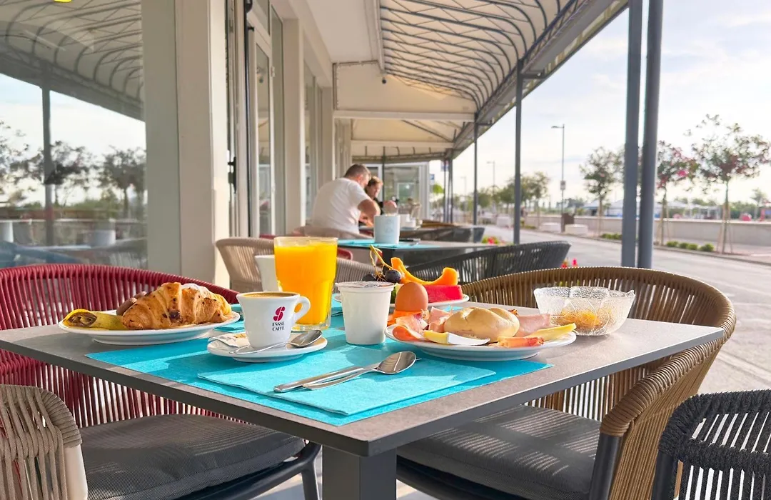 Hotel Riviera-1