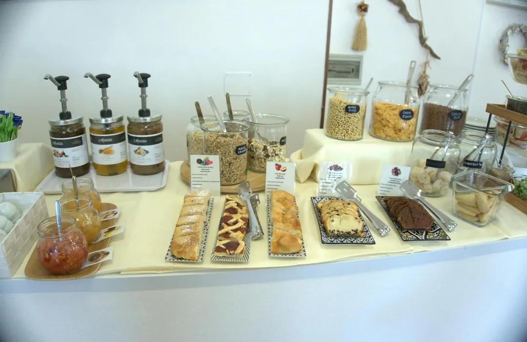 Le Petit Hotel-1