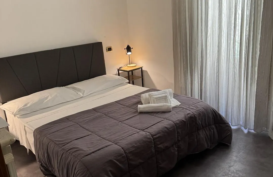Holiday Guesthouse-1