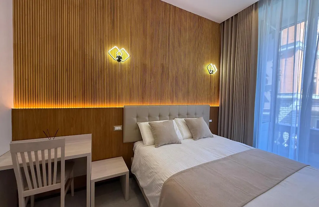 Luxe Roma-1