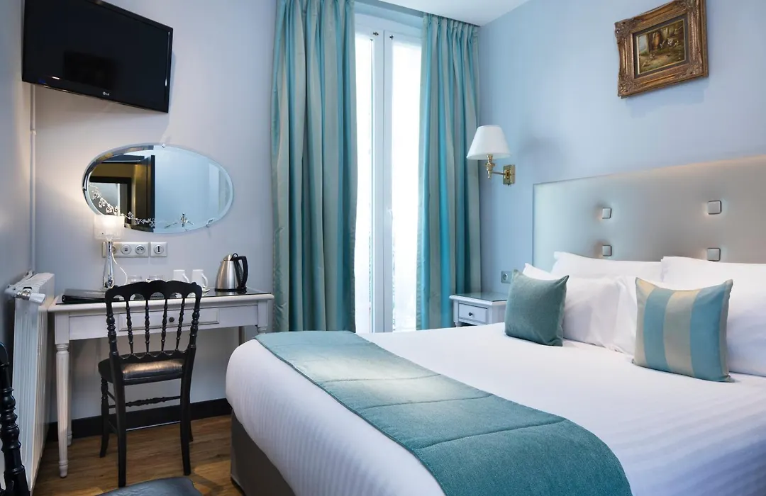 Hotel Plaza Elysées-1