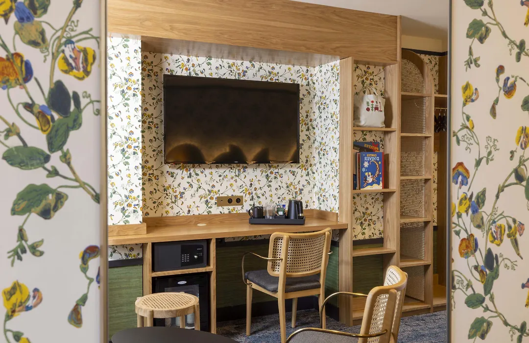 Hotel Jardin De Cluny-1