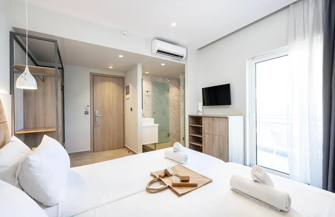 Sonia Hotel & Suites - Adults Only-1