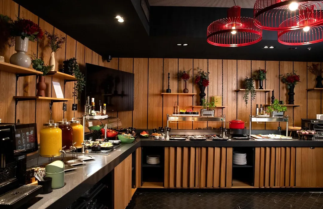 Hotel Oktogon Haggenmacher By Continental Group-1