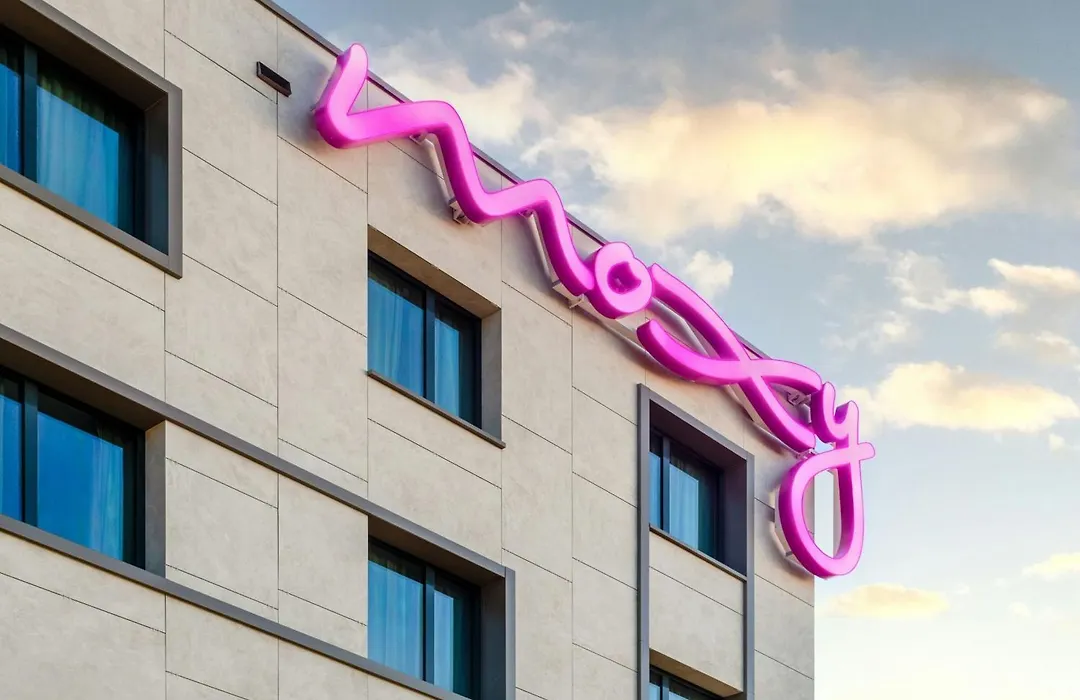 Moxy Verona-1