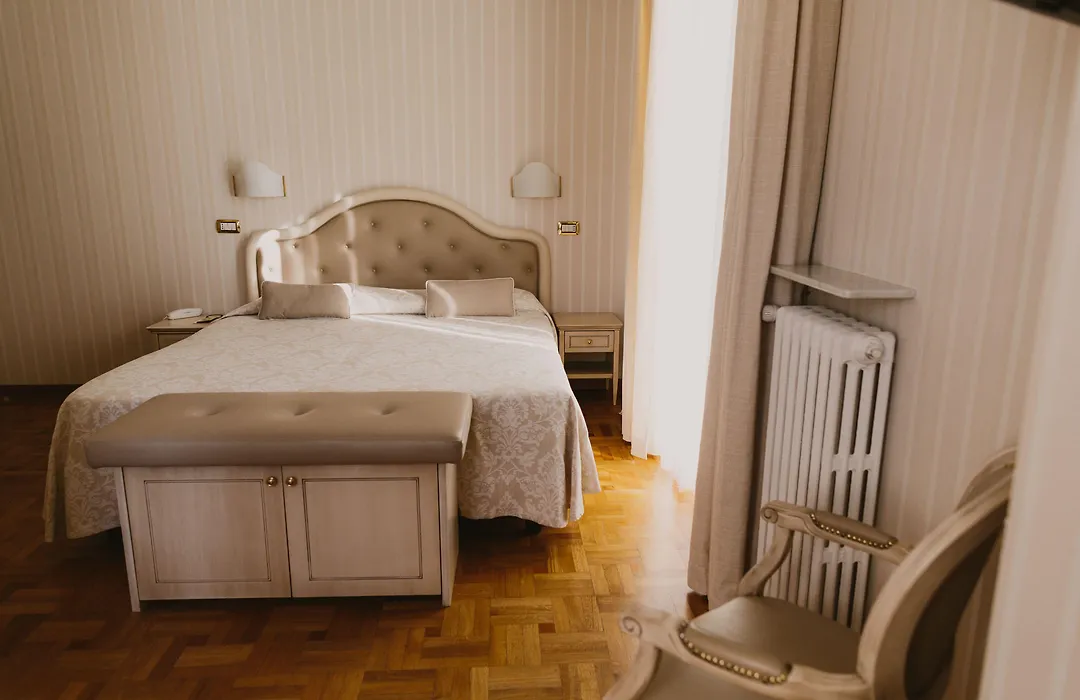 Hotel Metropole-1