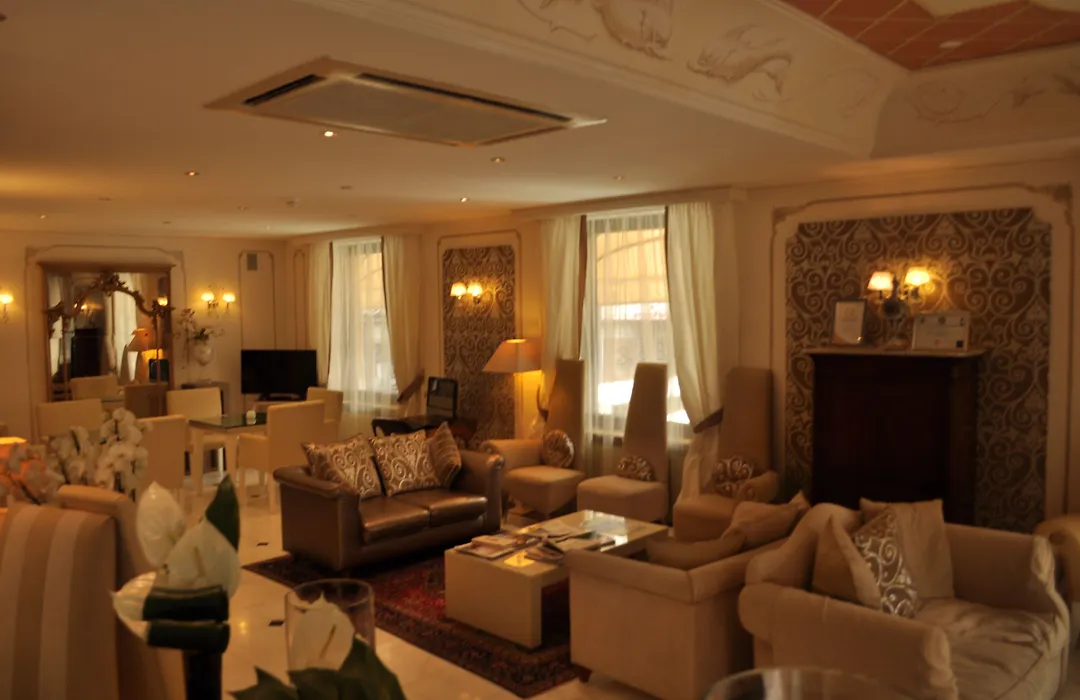 Hotel Jolanda-1