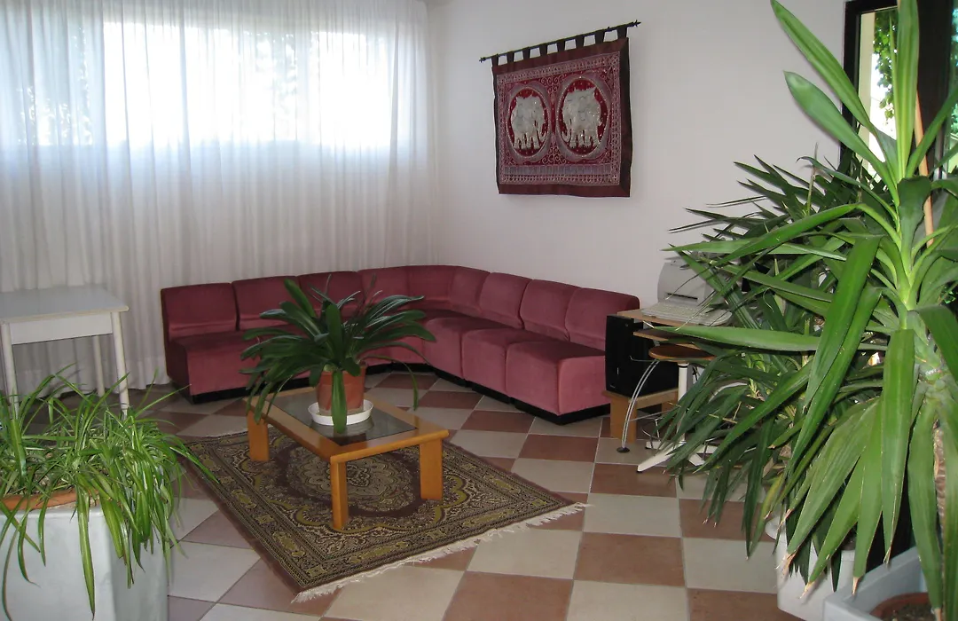 Hotel Boomerang - Check-In & Meals In Front At Hotel Sporting-1