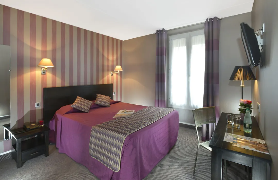 Carladez Cambronne-1