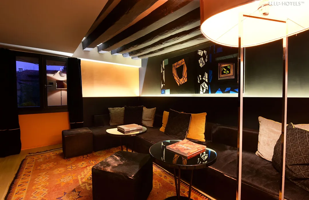 Charming House Dd724-1