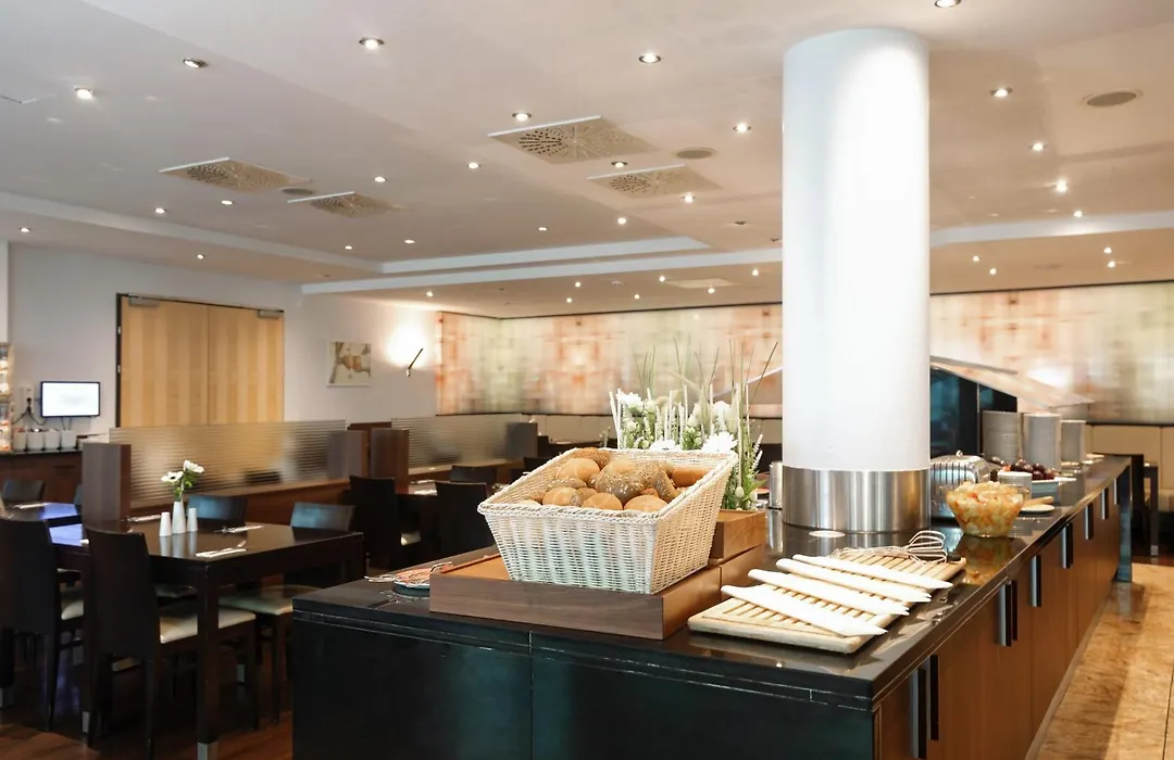 Intercityhotel Wien-1