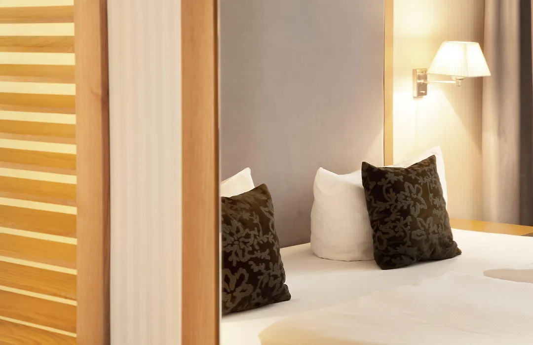 Townhouse Hotel-1
