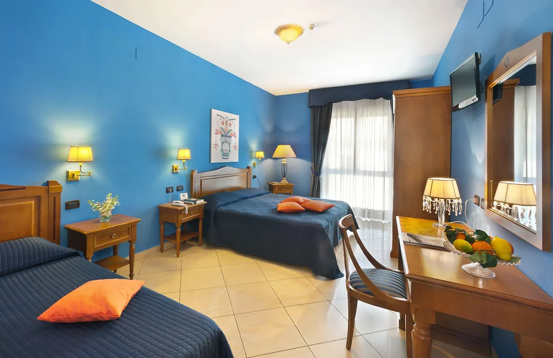 Ulisse Deluxe Hostel-1