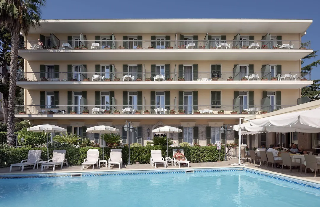 Hotel Paradiso-1