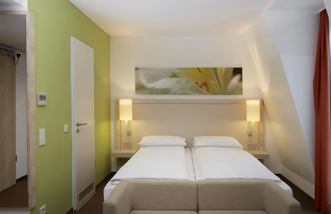 H+ Hotel Muenchen-1