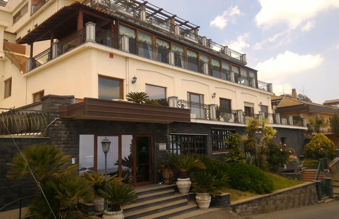 Hotel Primavera Dell'Etna-1