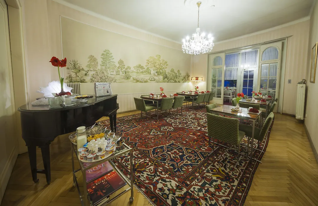 Hotel Am Berg-1