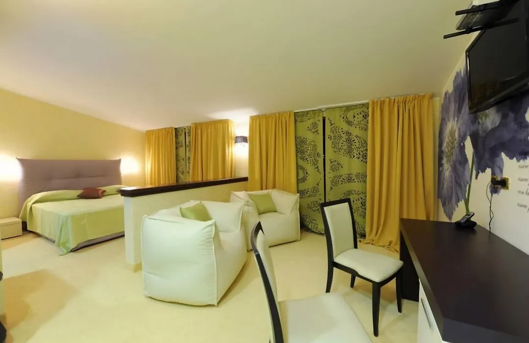 Grand Hotel Paradiso-1