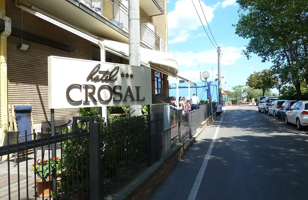 Hotel Crosal-1