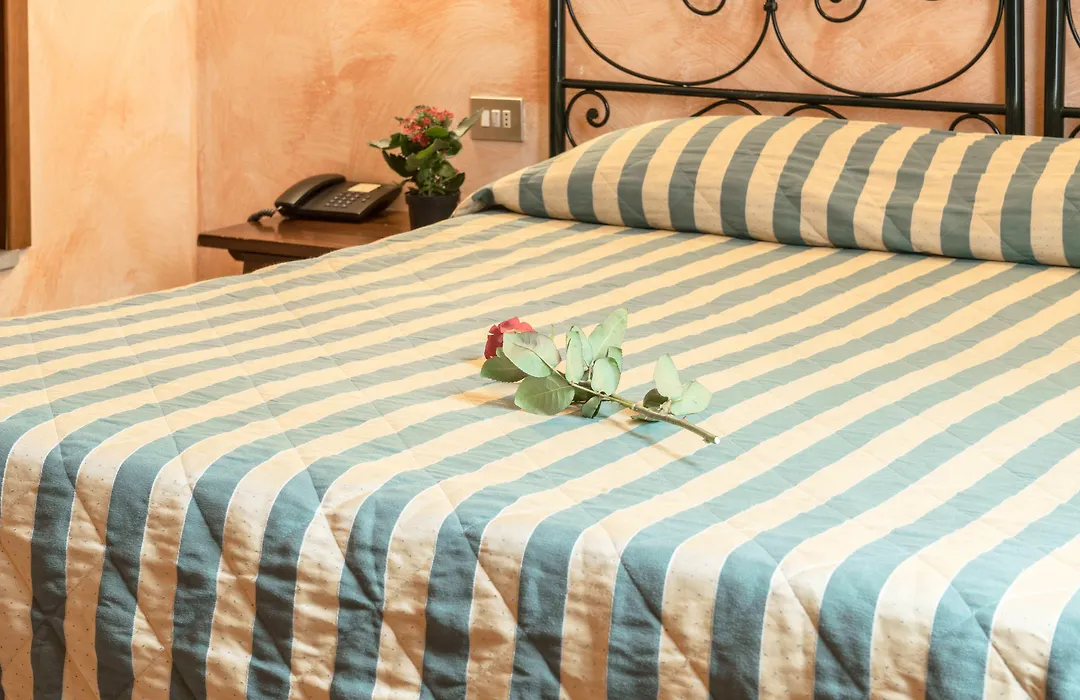 Hotel Monica-1