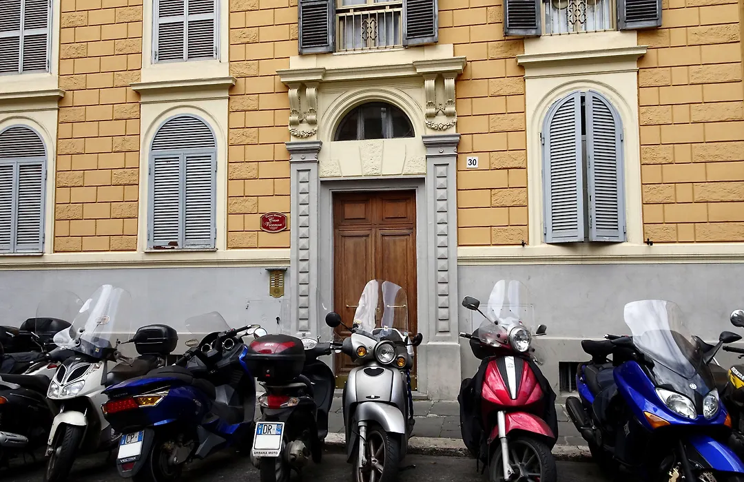 Guest House Casa Vicenza Roma-1