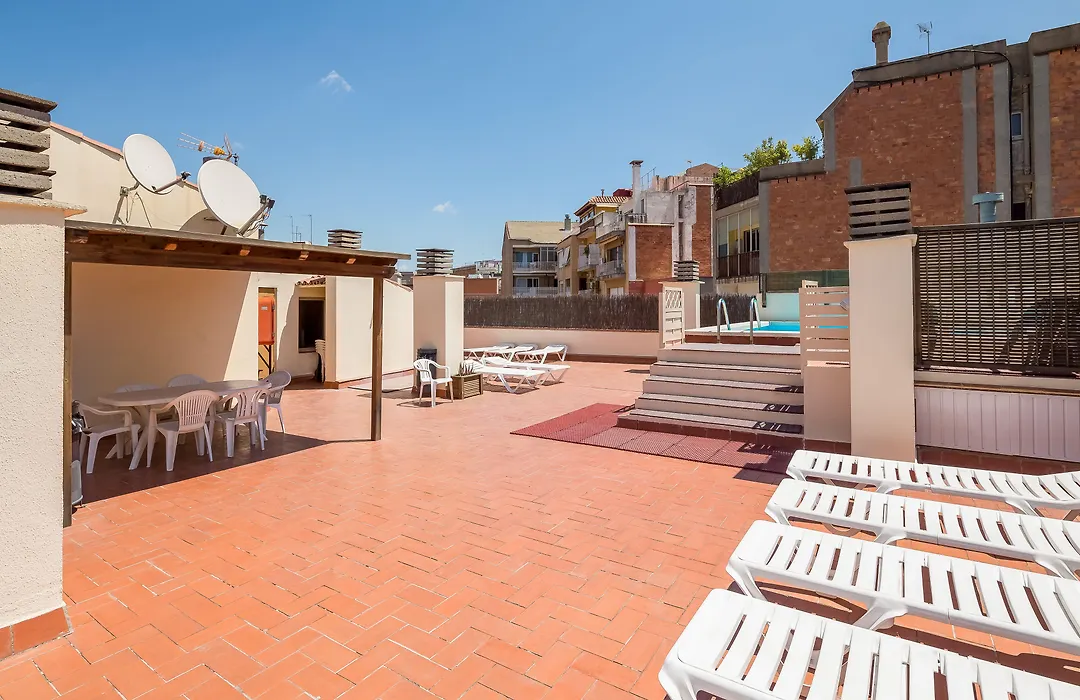 Aparthotel Bertrán-1