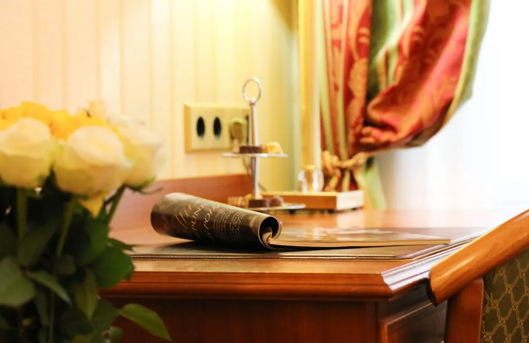 Pension Opera Suites I Self Check In I Ac In All Rooms-1