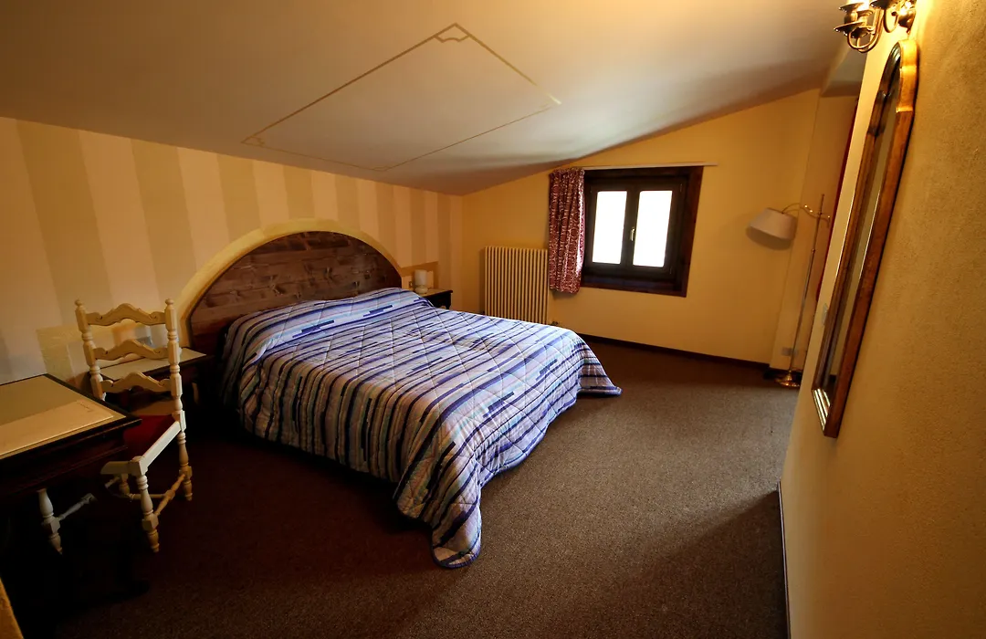Hotel Pare-1