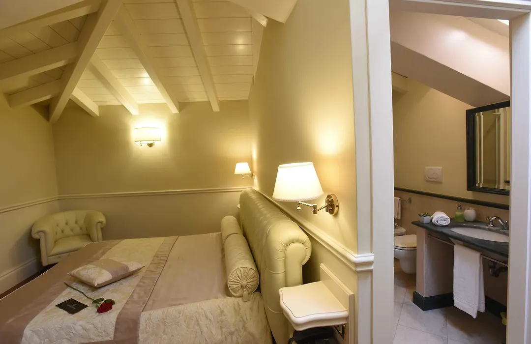 Suite Hotel Santa Chiara-1