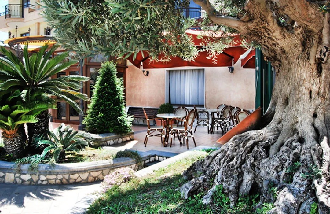 Hotel La Fayette-1