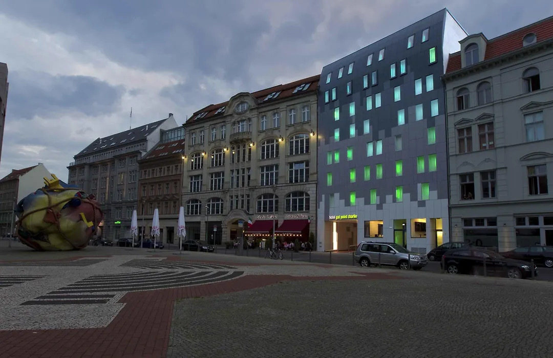 Hotel Gat Point Charlie-1