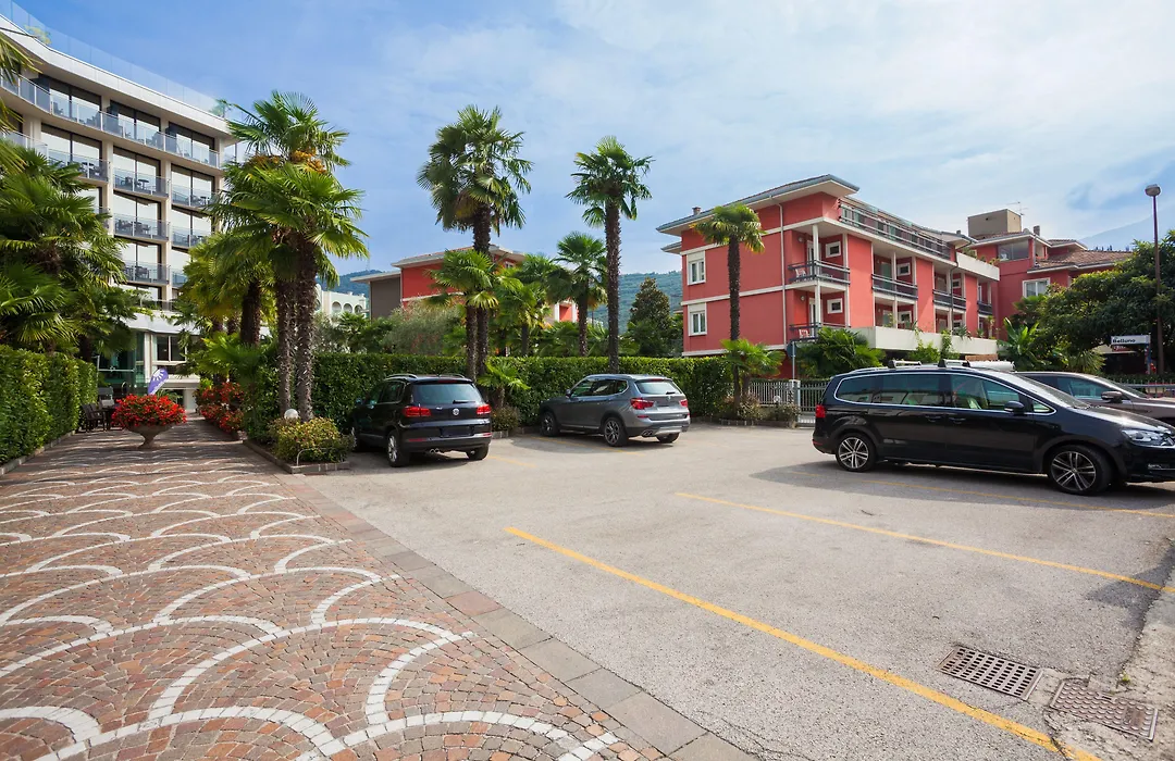Hotel Garda - TonelliHotels-1