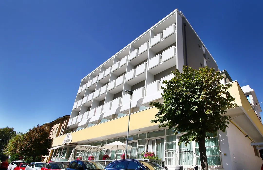 Hotel Boom-1