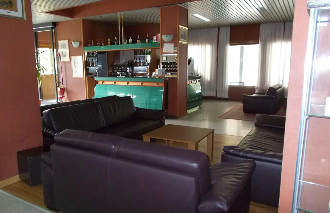 Hotel Holidays-1