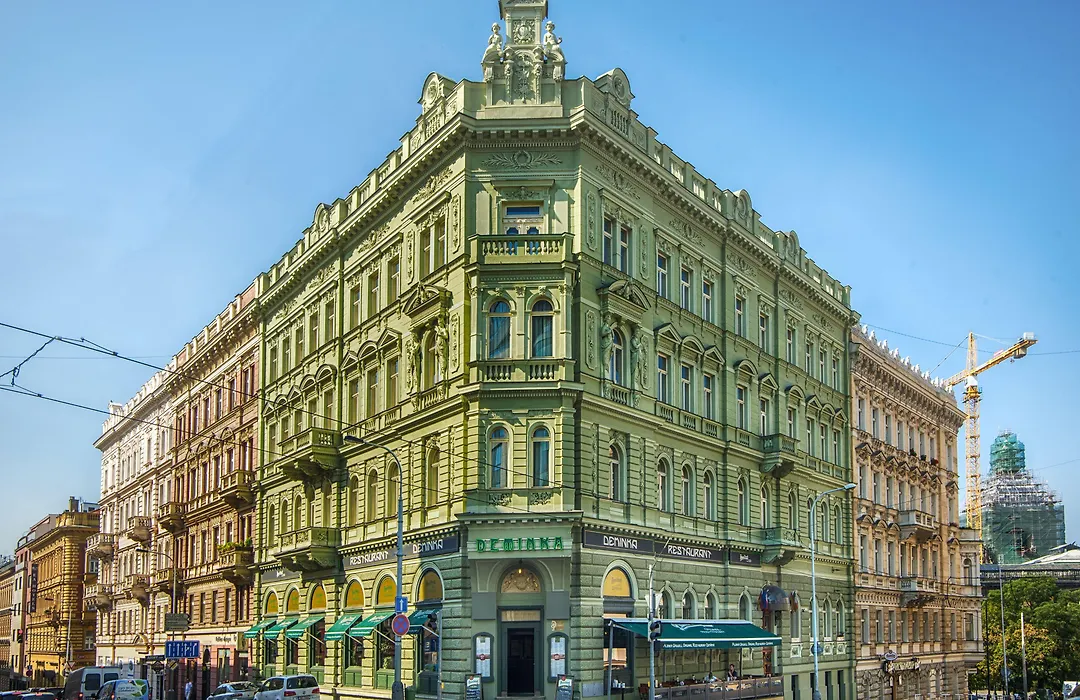 Deminka Palace-1
