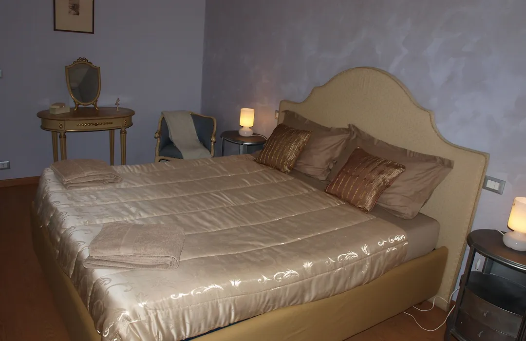Duca'S Guest House-1
