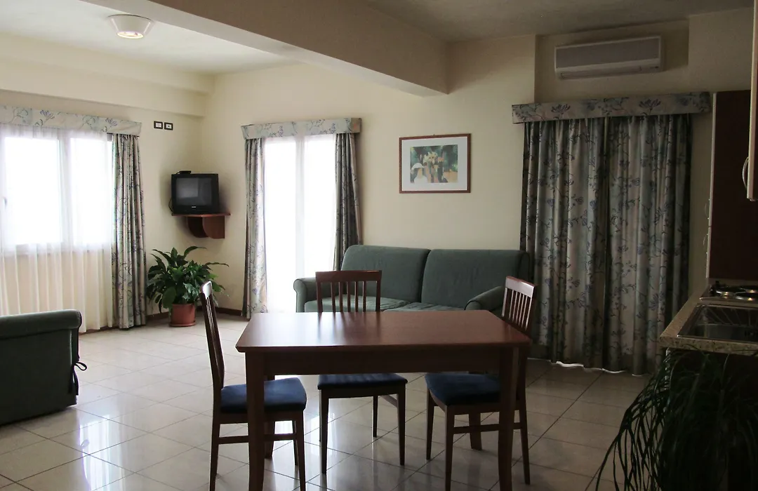 Hotel Gabbiano-1