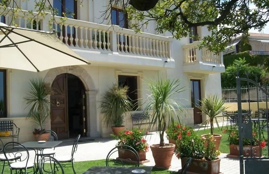 Hotel Villa Cerelis-1