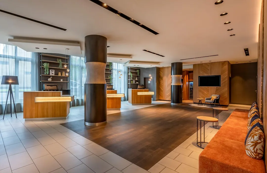 Courtyard By Marriott Cologne-1