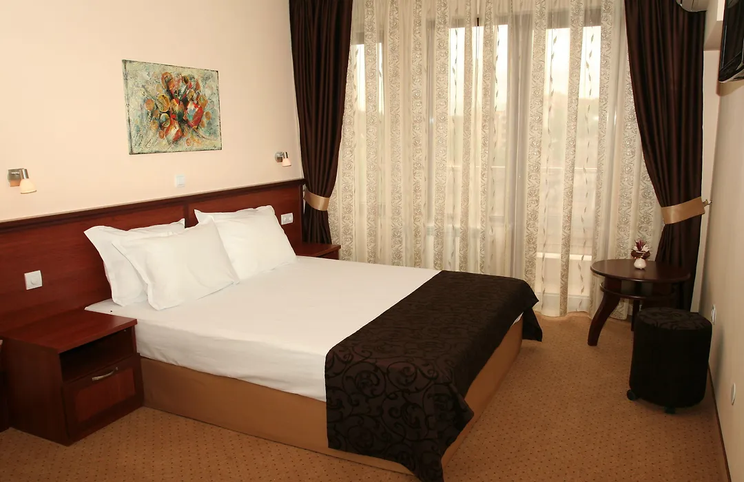 Favorit Hotel-1