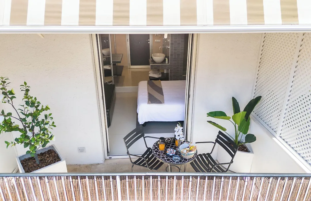Moai Home-1
