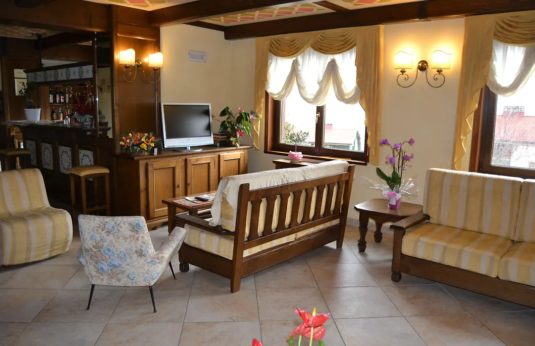 Hotel Lusi-1