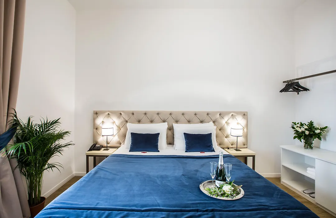 Chic&Town Luxury Rooms Piazza di Spagna-1