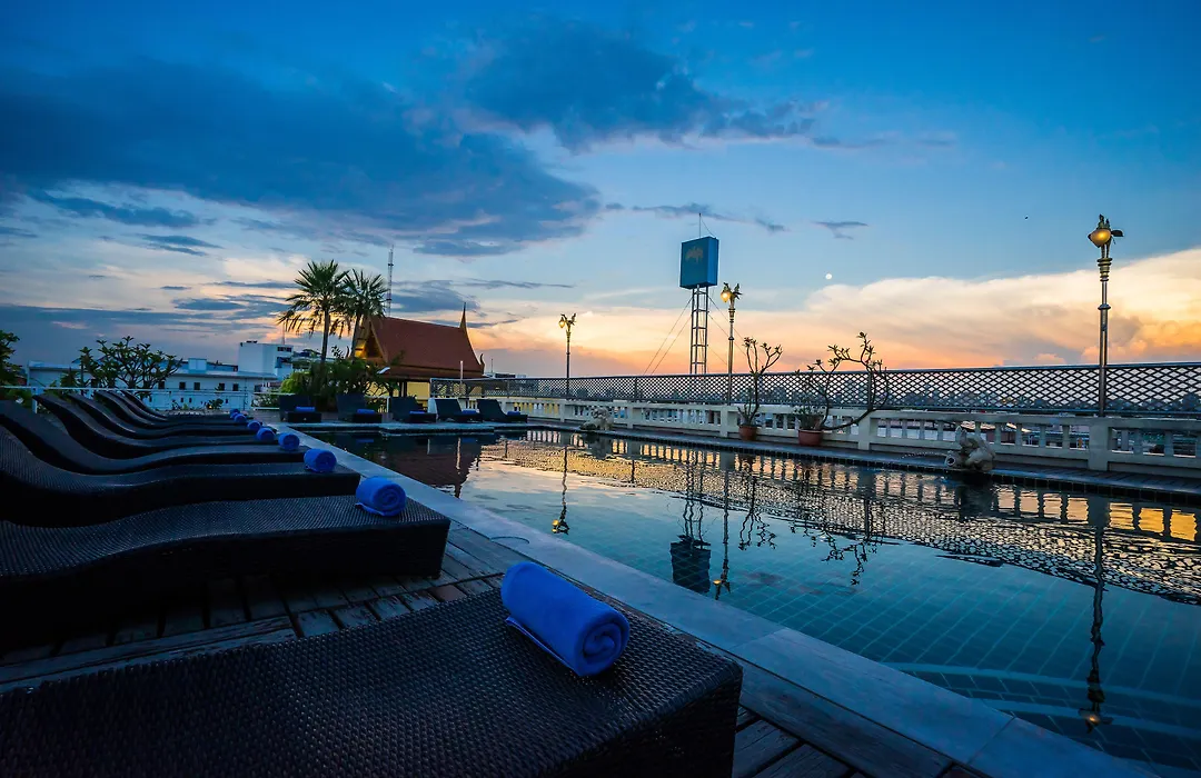 D&D Inn Khaosan-1