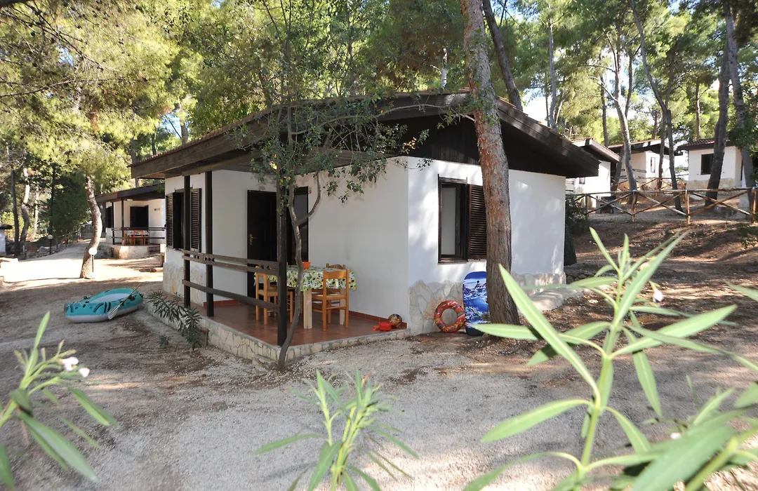 Villaggio Camping Punta Lunga-1