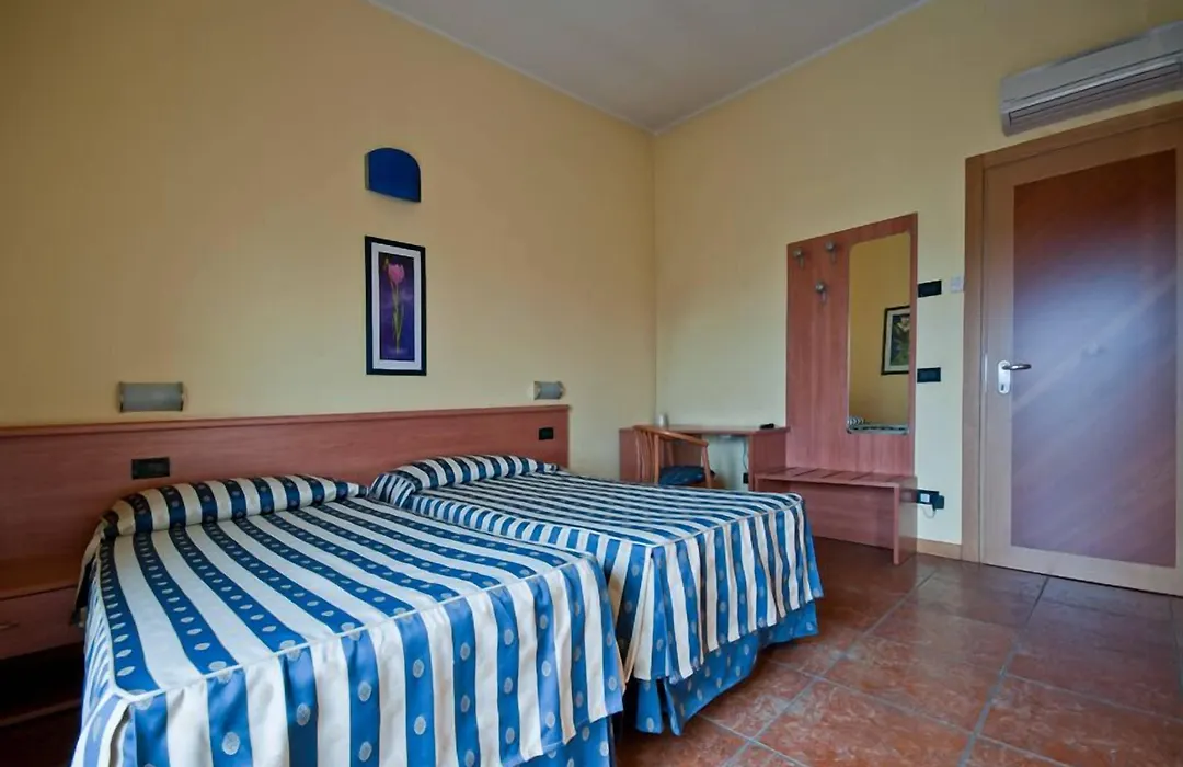Hotel Blue Ribbon-1